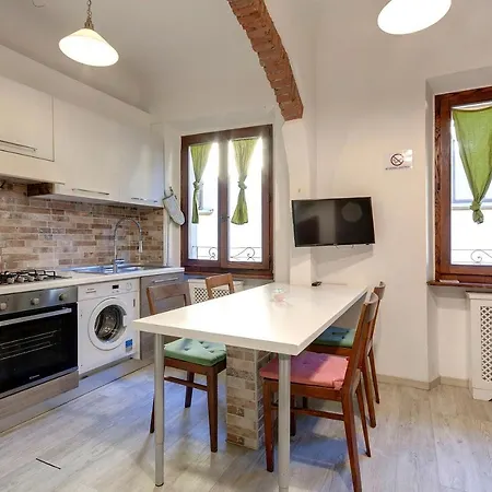 Corno 7 Apartment *
